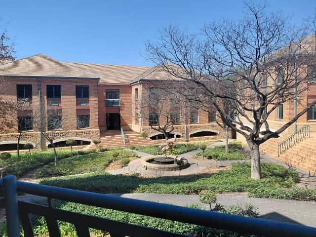 Commercial Property in Menlyn To Rent