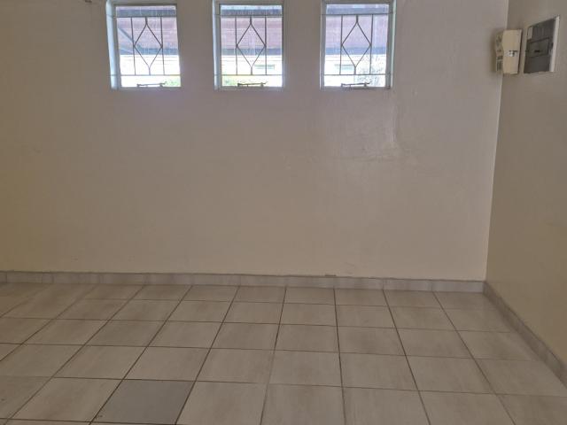 Commercial Property in Middelburg Central To Rent