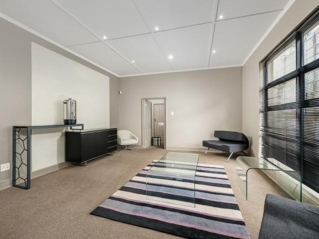 Commercial Property in Mill Park To Rent