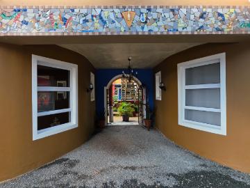 Commercial Property in Nahoon For Sale