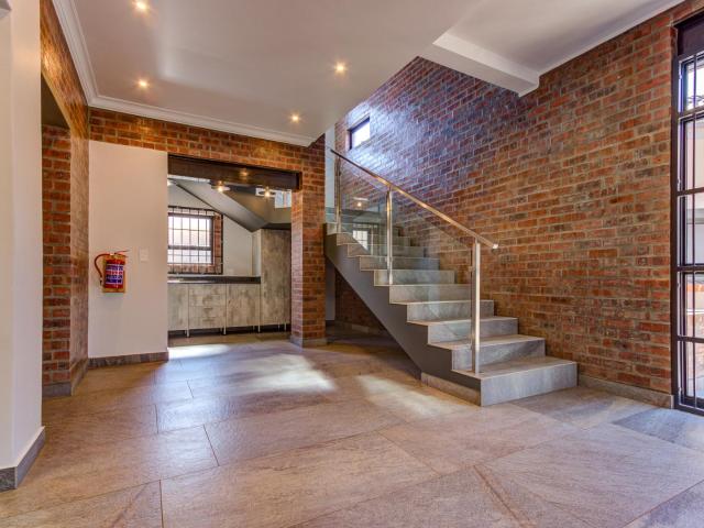 Commercial Property in Northmead To Rent