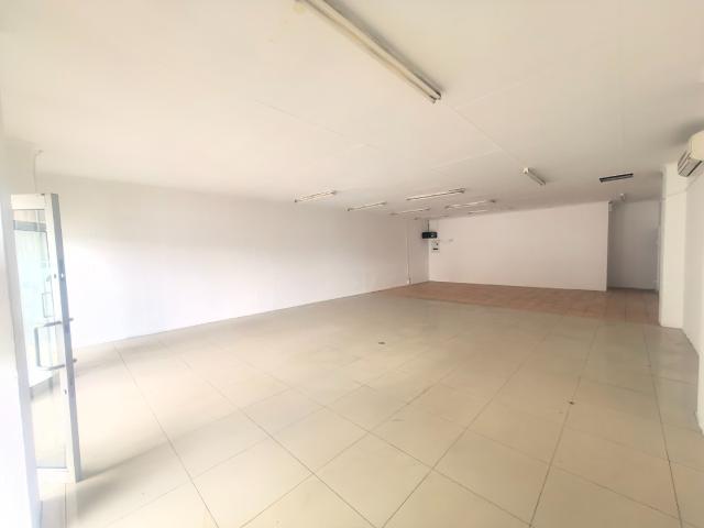 Commercial Property in Northwold To Rent