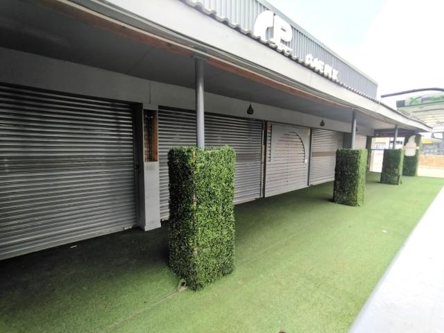 Commercial Property in Annadale For Sale