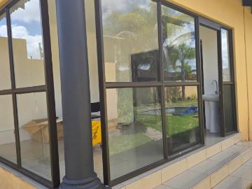 Commercial Property in Aquapark To Rent
