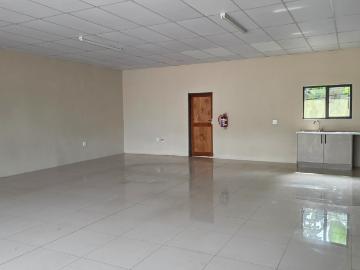 Commercial Property in Arborpark To Rent
