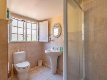 Commercial Property in Assagay For Sale