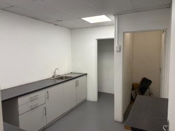 Commercial Property in Bo Oakdale To Rent