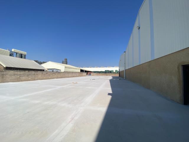 Commercial Property in Clayville To Rent
