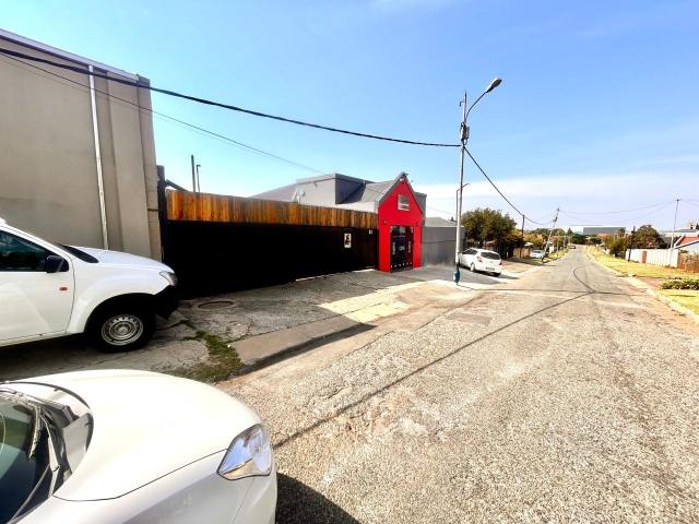 Commercial Property in Delarey For Sale