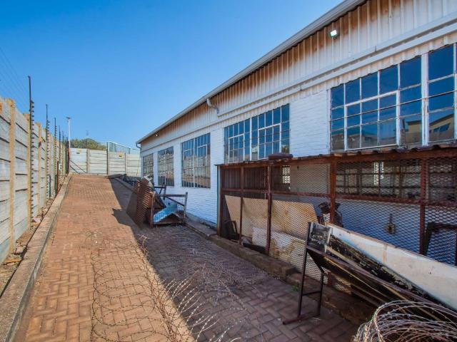 Commercial Property in Delporton To Rent