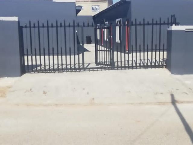 Commercial Property in Dobsonville Ext 3 For Sale
