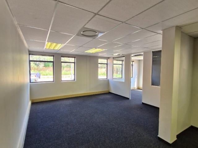 Commercial Property in Faerie Glen To Rent