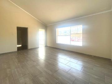 Commercial Property in Glenanda To Rent