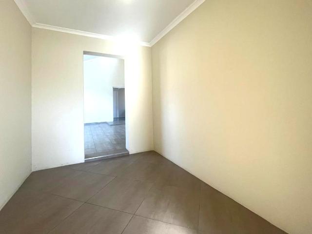 Commercial Property in Glenanda To Rent