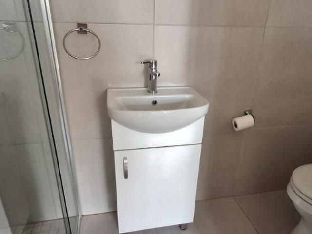 Commercial Property in Glenashley To Rent
