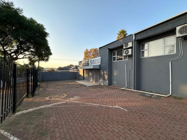 Commercial Property in Greenside For Sale