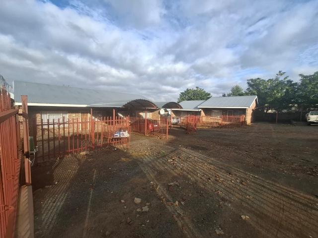 Commercial Property in Hartswater For Sale