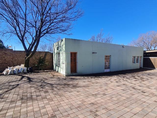Commercial Property in Heidelberg Central To Rent