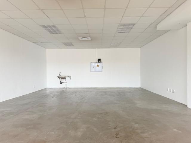 Commercial Property in Highveld To Rent
