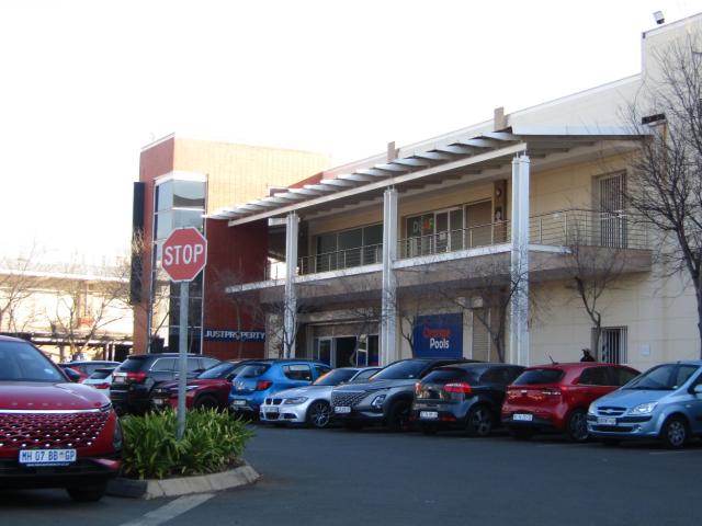 Commercial Property in Highveld To Rent