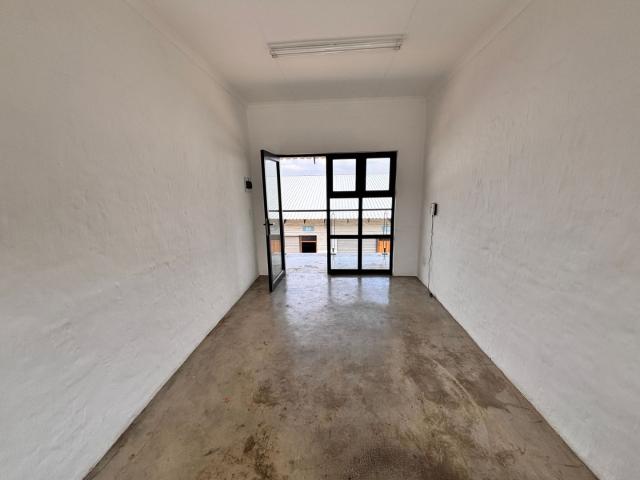 Commercial Property in Kya Sands To Rent