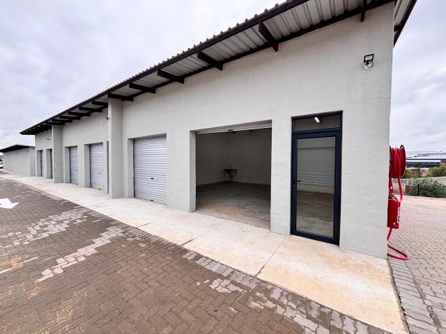 Commercial Property in Kya Sands To Rent