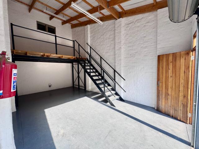 Commercial Property in Kya Sands To Rent