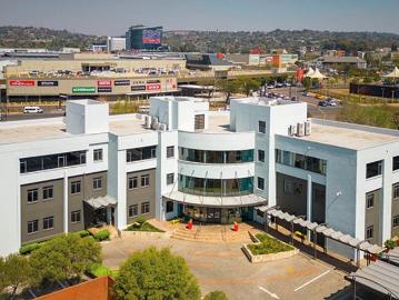 Commercial Property in Lynnwood Glen For Sale