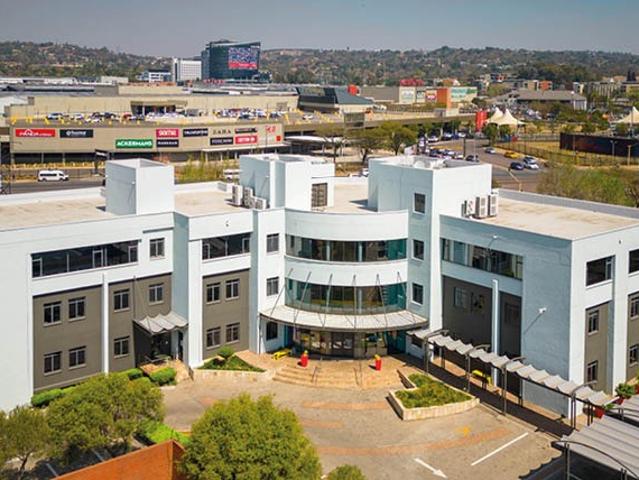 Commercial Property in Lynnwood Glen For Sale
