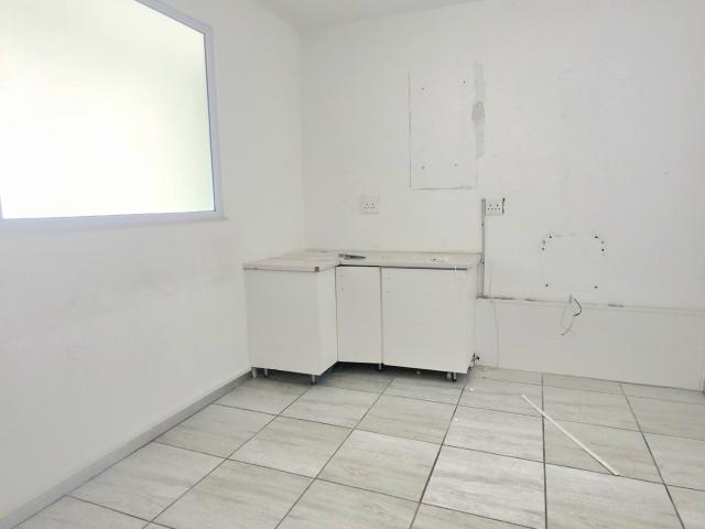 Commercial Property in Lyndhurst To Rent