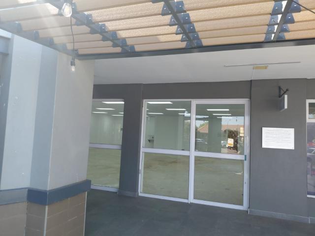 Commercial Property in Lyttelton Manor To Rent