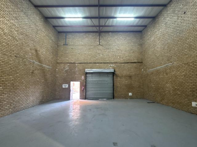 Commercial Property in Ladine To Rent