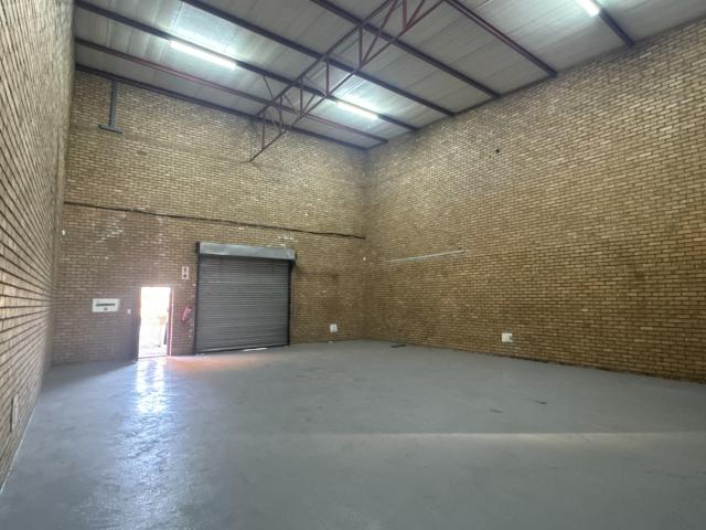 Commercial Property in Ladine To Rent