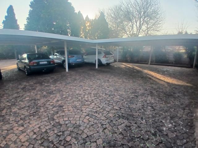 Commercial Property in Larrendale For Sale
