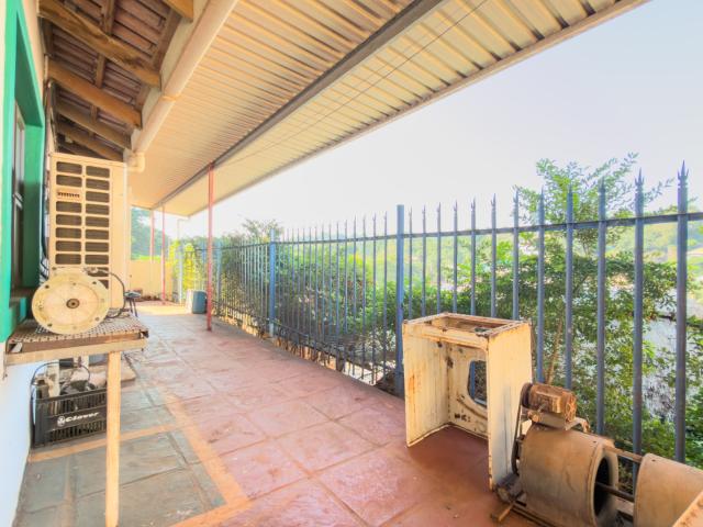 Commercial Property in Park Hill For Sale