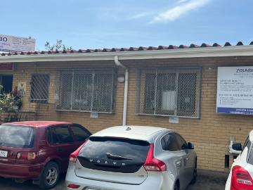 Commercial Property in Park Rynie To Rent