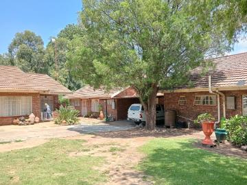 Commercial Property in Parys For Sale
