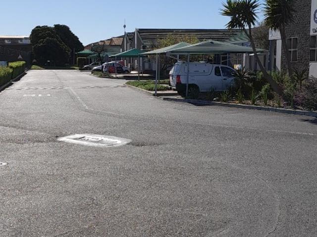 Commercial Property in Pinelands To Rent