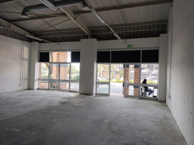 Commercial Property in Pineslopes To Rent