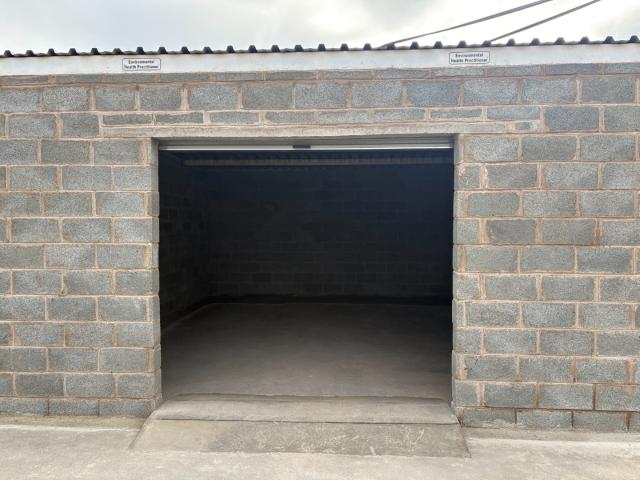 Commercial Property in Queenstown Central To Rent
