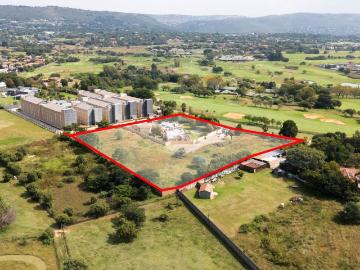 Commercial Property in Ruimsig For Sale