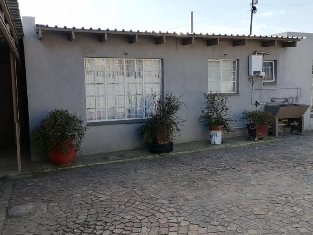 Commercial Property in Randfontein Central To Rent