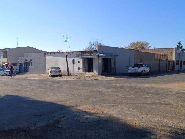 Commercial Property in Rensburg For Sale