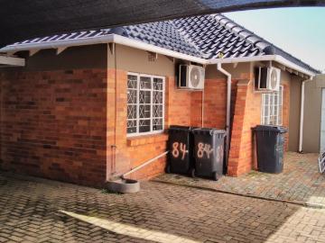 Apartment for sale in Mogale City Local Municipality - Security