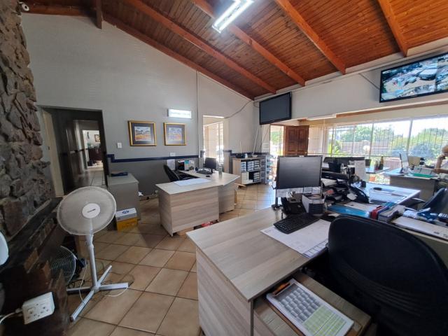 Commercial Property in Sinoville For Sale