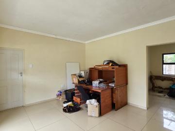 Commercial Property in Vincent For Sale