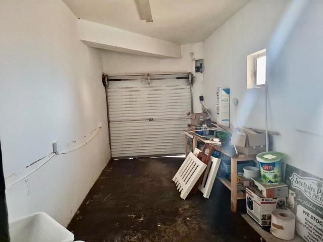 Commercial Property in Wavecrest To Rent