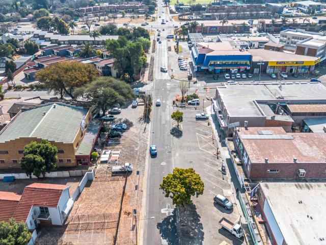 Commercial Property in Wierda Park For Sale