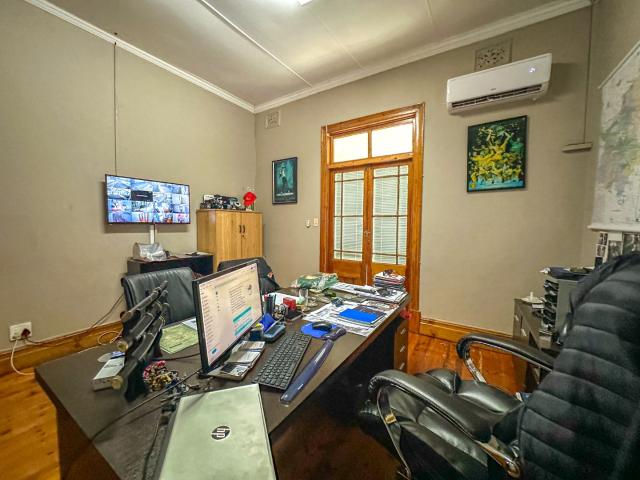 Commercial Property in Windermere For Sale