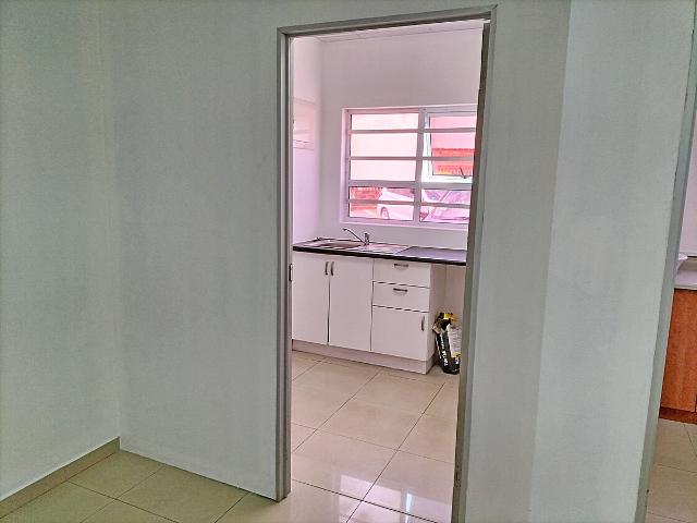 Commercial Property in Winklespruit To Rent